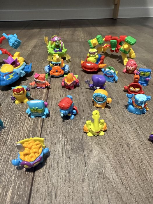 Zestaw figurek i pojazdów Super Zings