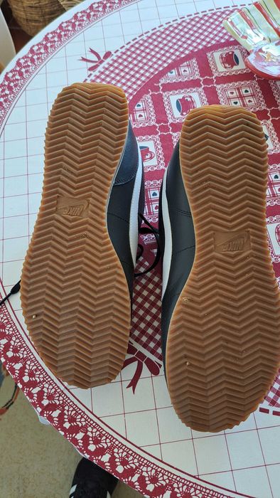 Vendo 3 pares de sapatilhas ler descrição.