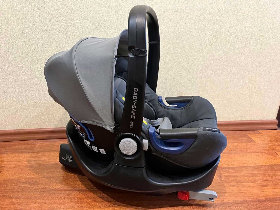 Автокрісло + база ISOFIX для немовлят Britax Römer Baby-Safe i-Size