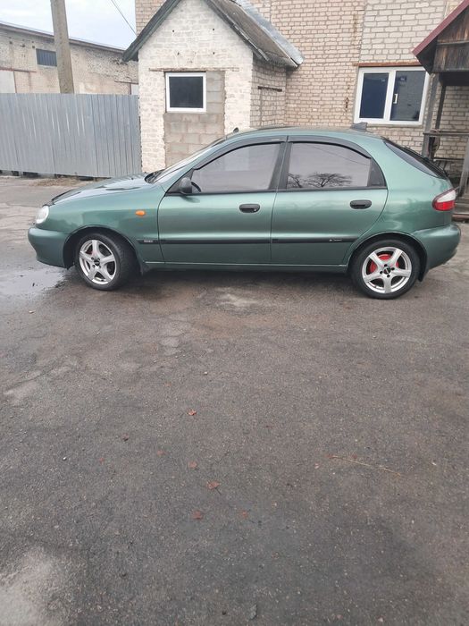 Deo Lanos Хетчбек 2009 рік.  1.5 Газ-бензин.