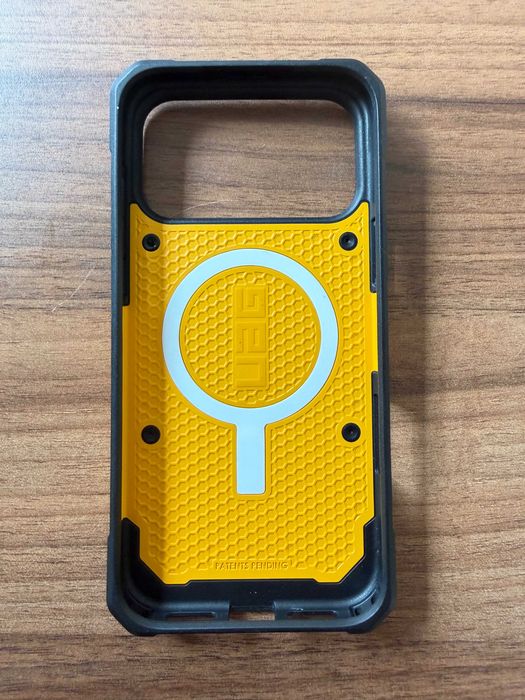 Etui UAG  na iPhone 17 Pro Max - żółte