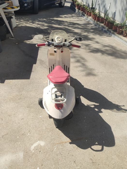 Vendo vespa elétrica