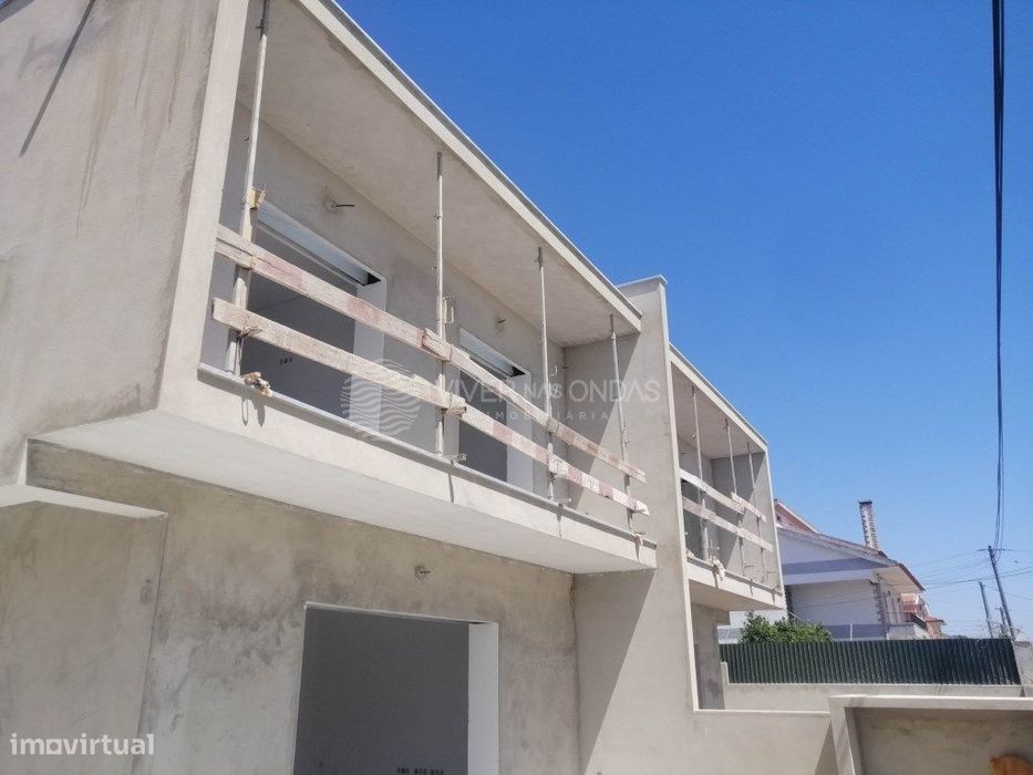 Moradia T3+1 | Geminada| Fernão Ferro | Seixal