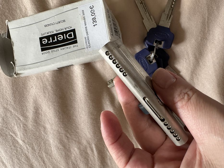 Fecho para porta blindada com todas as chaves