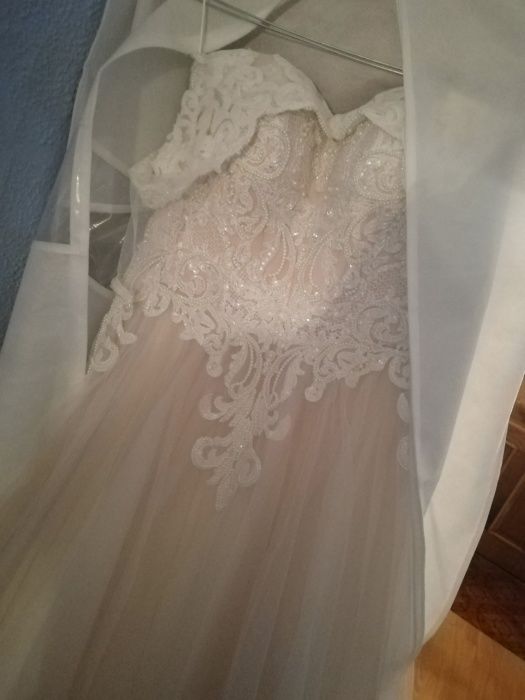 Продам весільне плаття