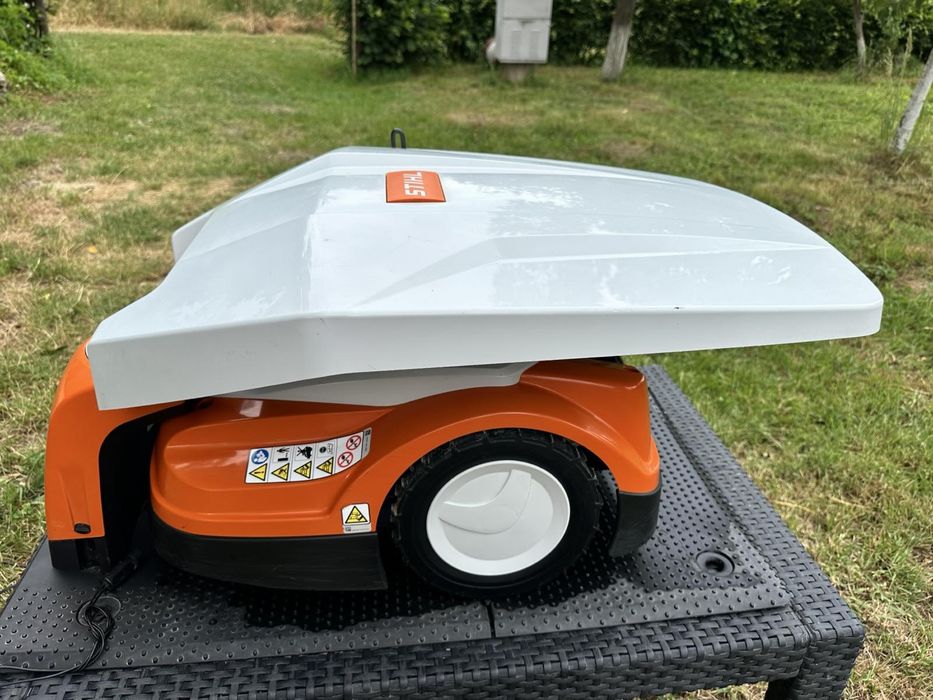 Робот-газонокосарка STIHL iMOW RMI 422 – відмінний стан