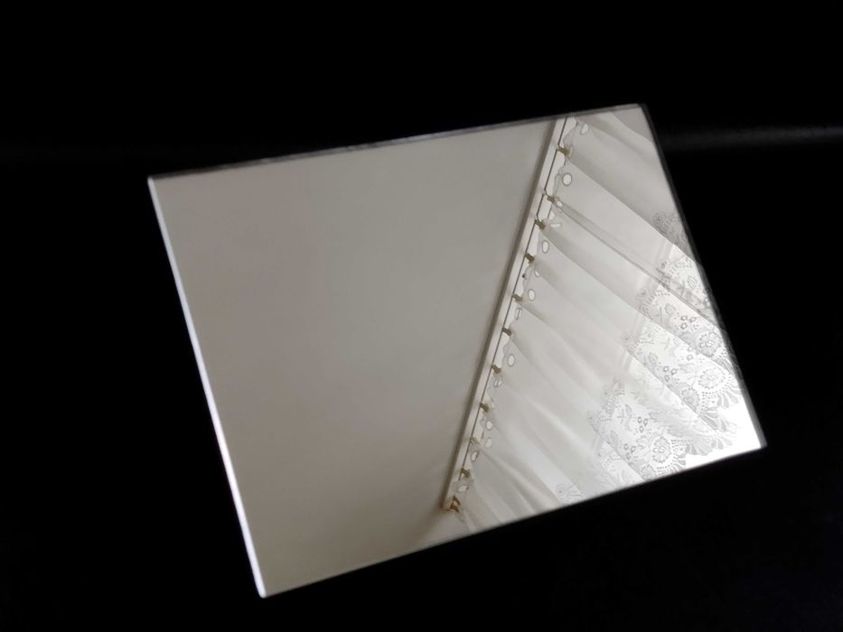 Lusterko kosmetyczne z podpórką