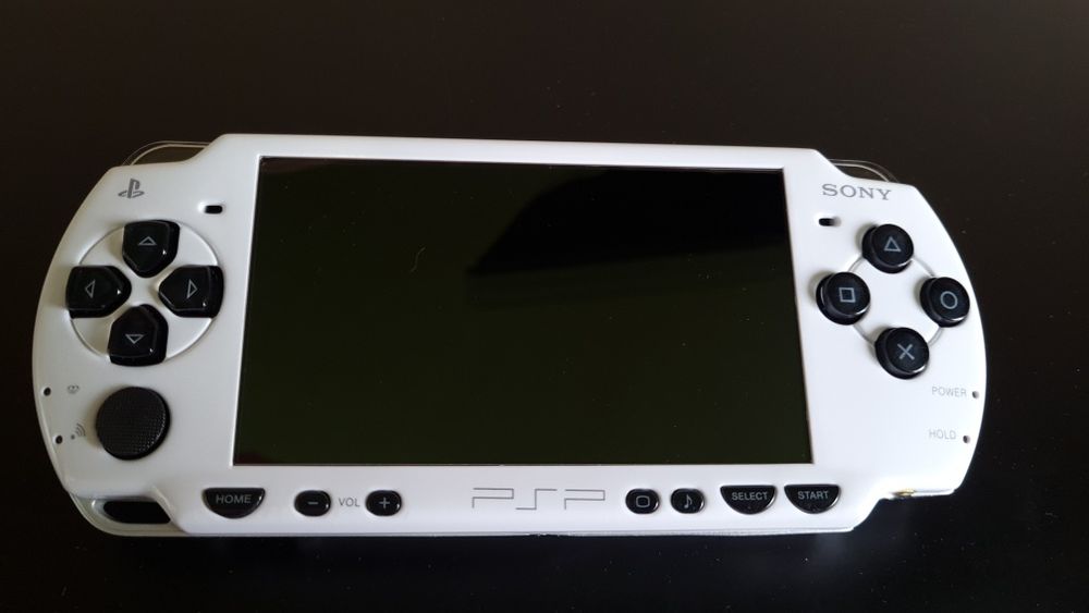 Приставка Sony PSP 2000 white 32gb