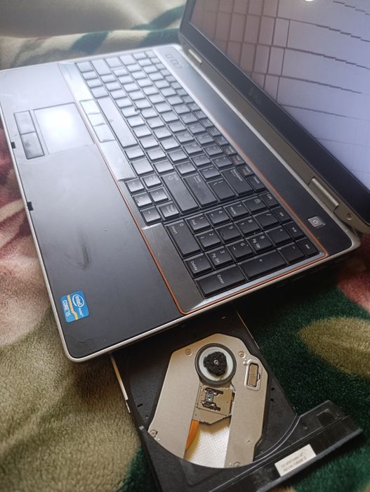 dell ноутбук старий