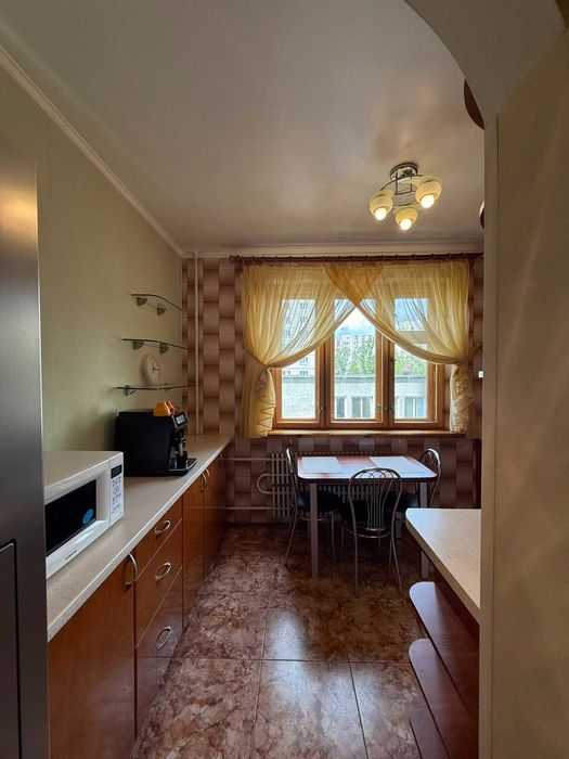 LS-19 Продам 3-х кім. квартиру метро Перемога