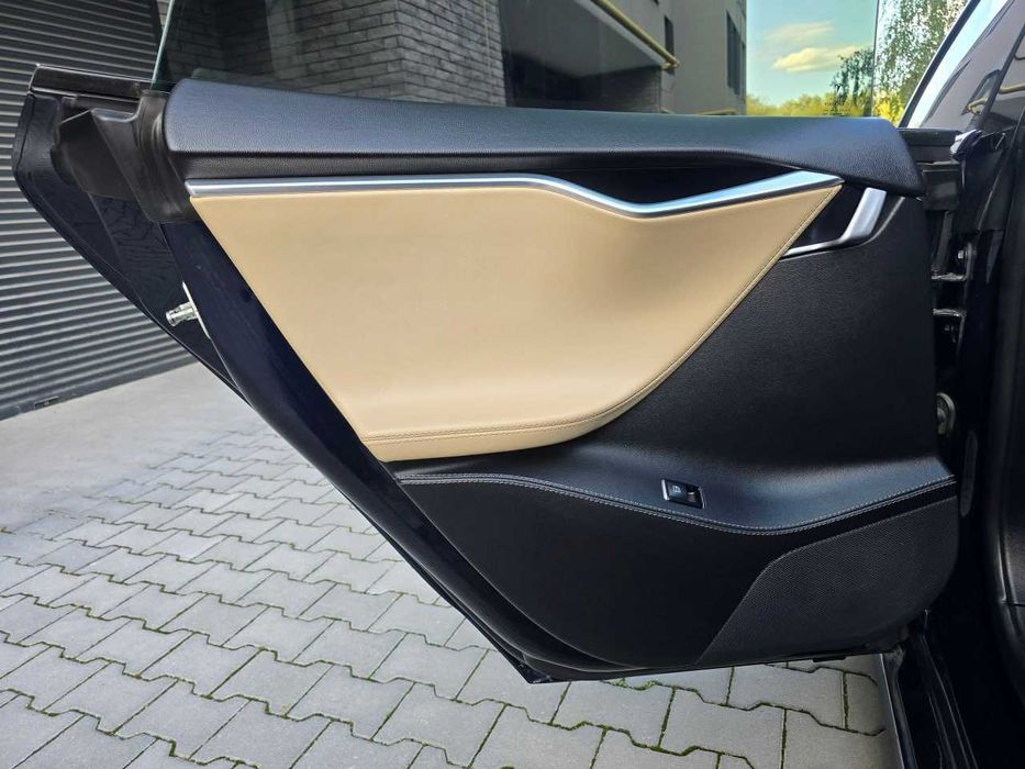 Продам  Tesla Model S 2014. Можна в розстрочку, під викуп.