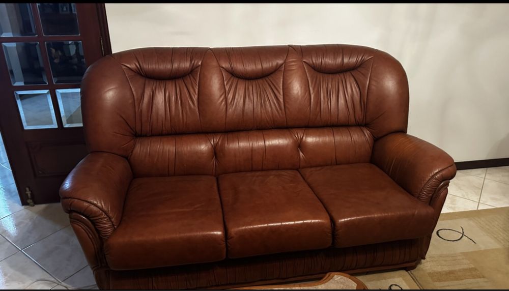 1 Sofá de 3 lugares e 2 sofas de 1 lugar mesa de centro