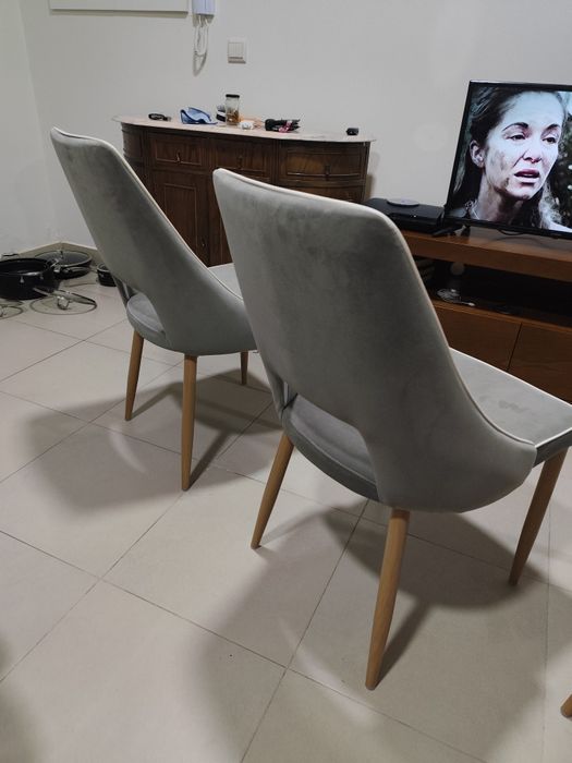 Cadeiras de sala de jantar confortáveis