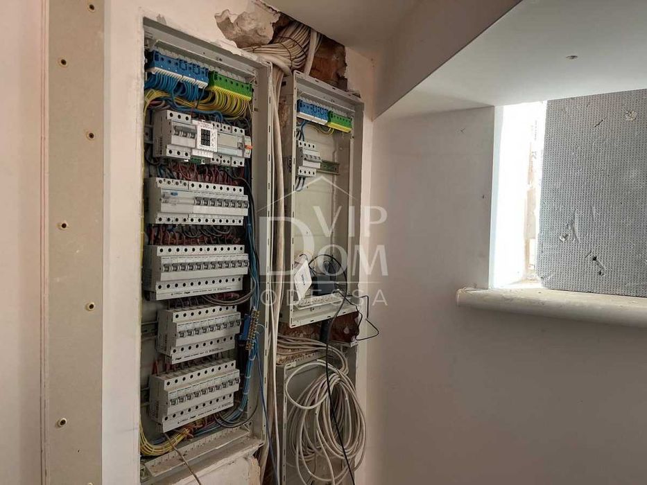 ПРОДАМ Отличный  Дом из кирпича и ракушечника Киевский район.