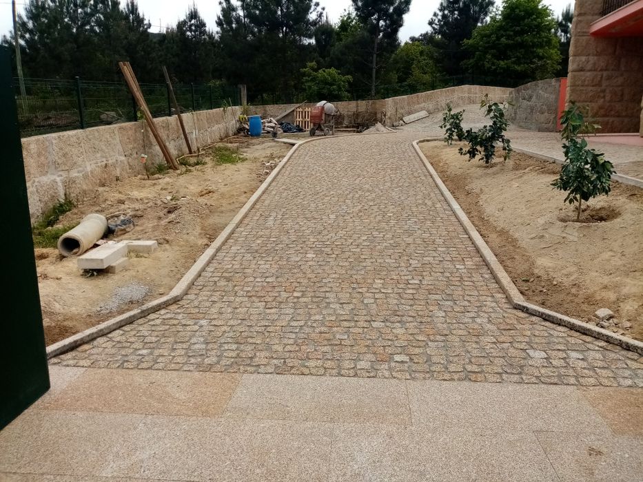 Faço serviço de calceteiro