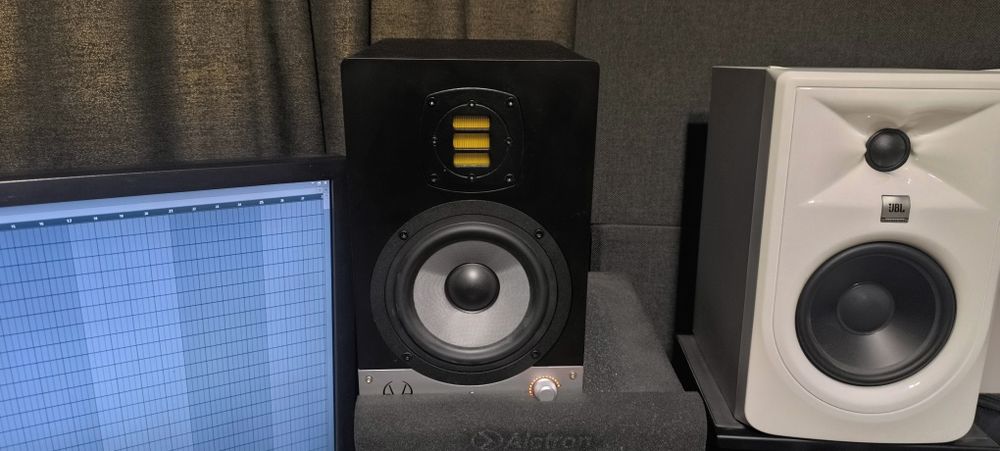 Eve audio SC205 - Monitory studyjne