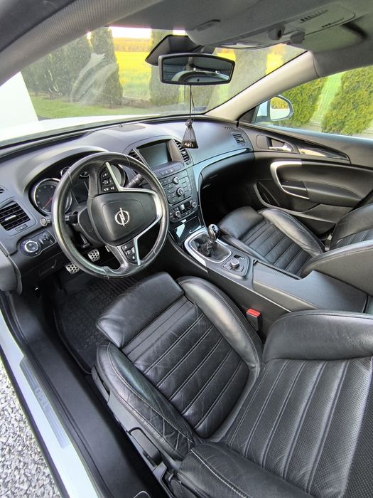 Opel Insignia sedan  2.0 turbo 4x4 2008r.uszkodzony