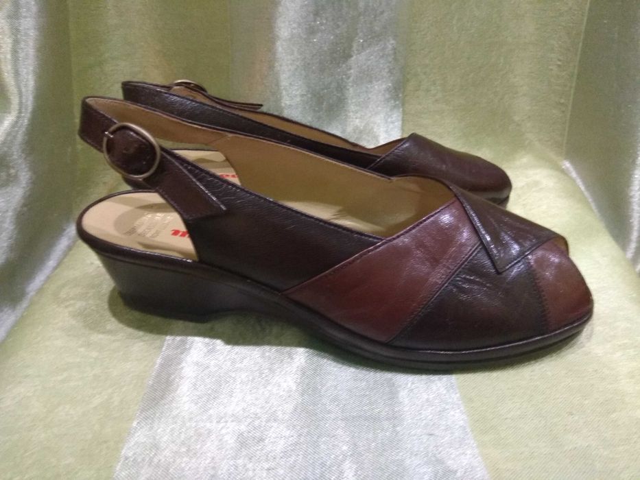 Босоножки   кожаные  38р