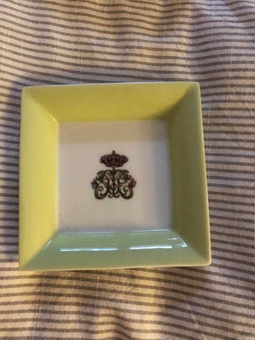 2 Decorative Plates442991411316008961