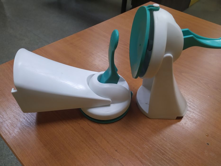 Тримач з присоскою