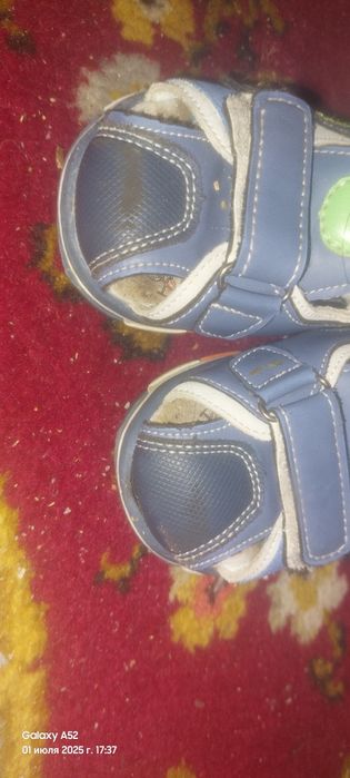 Продам сандалики на мальчика 23 размера