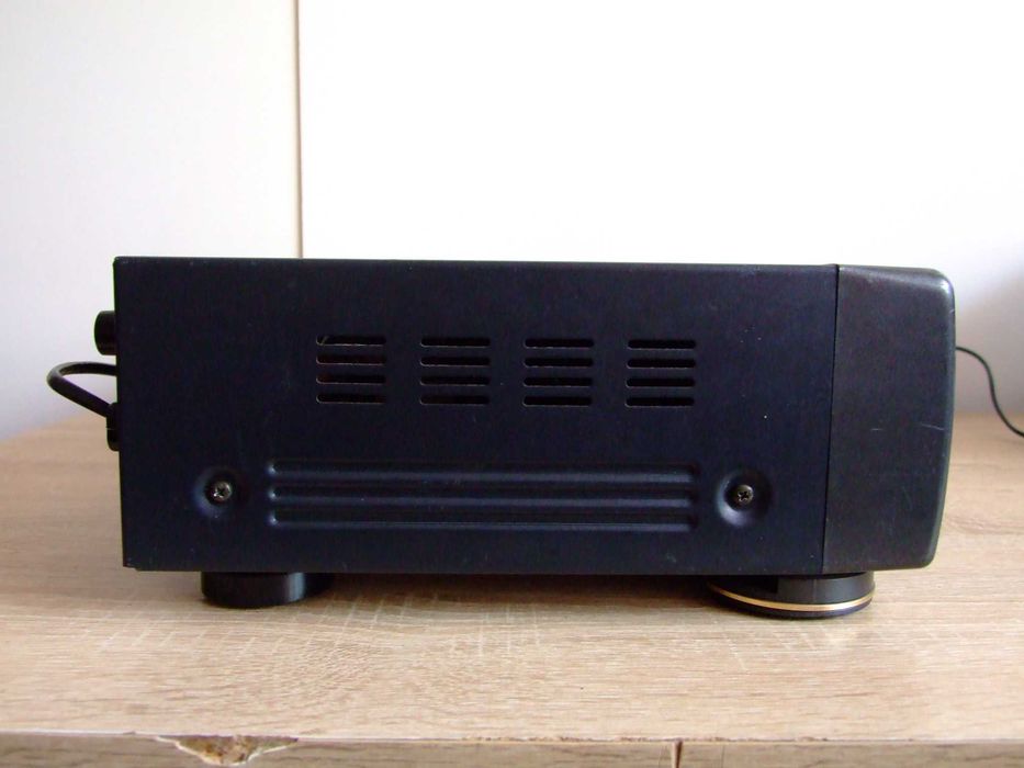 Universum EQ-4035 .