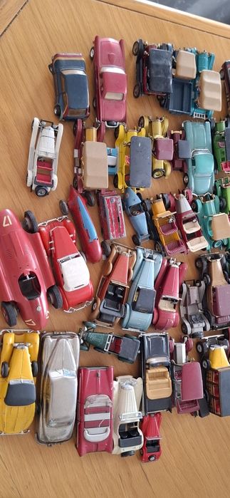Vendo lote 50 carrinhos antigos ingleses alguns raros