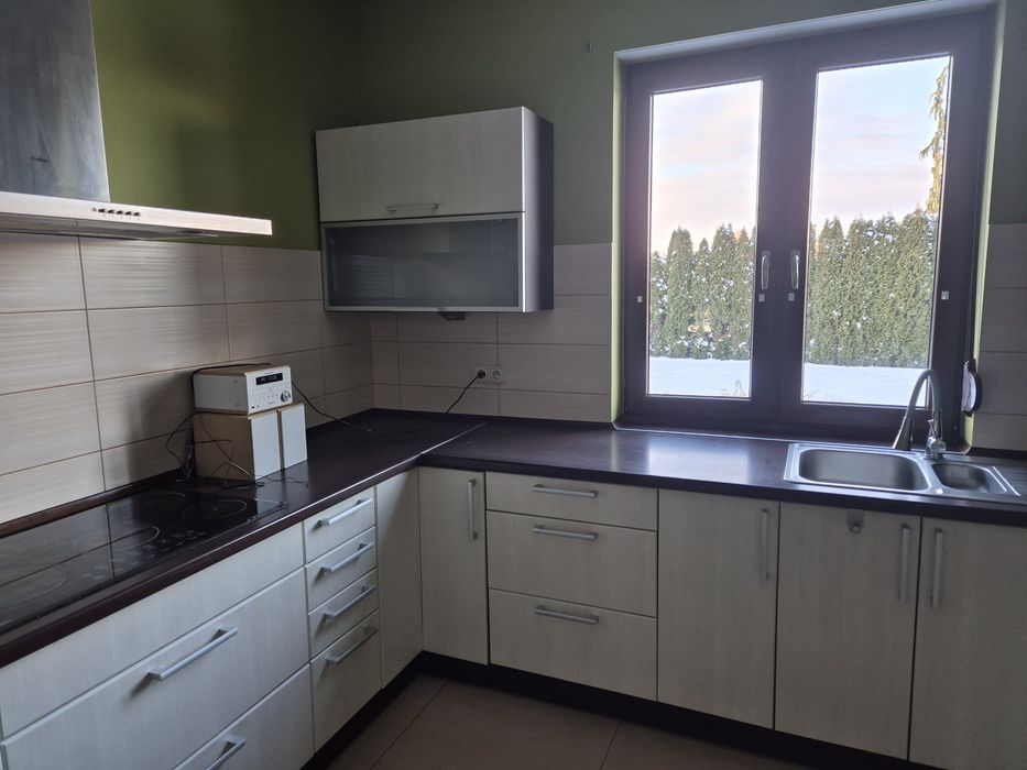 Zestaw mebli kuchennych z sprzętem