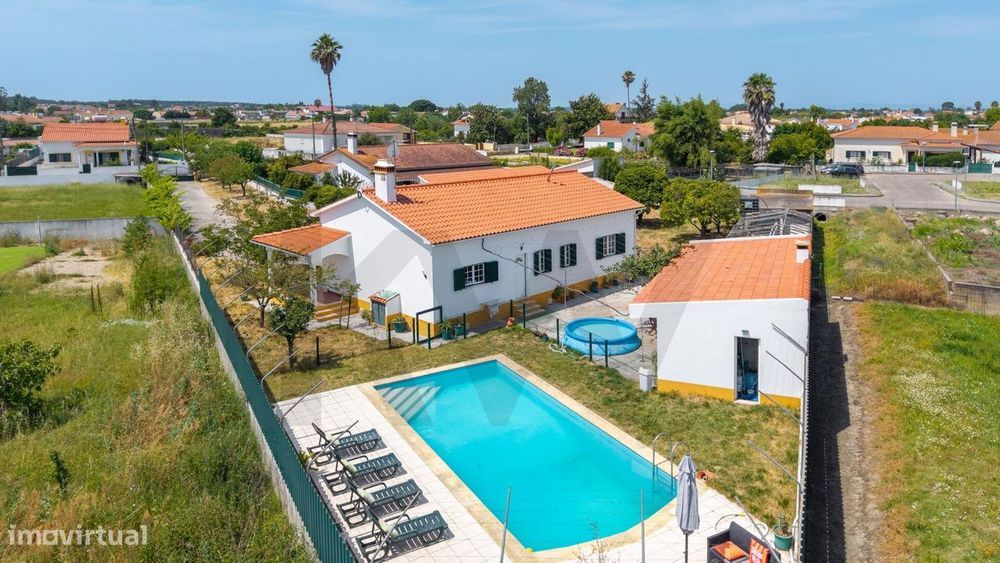 Moradia Isolada T3 com Piscina, Anexo Independente e Garagem | Marinha