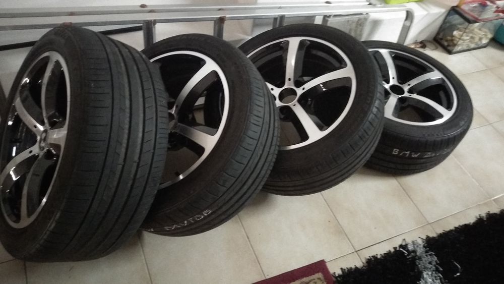 Vendo jantes 17 com pneus em muito bom estado