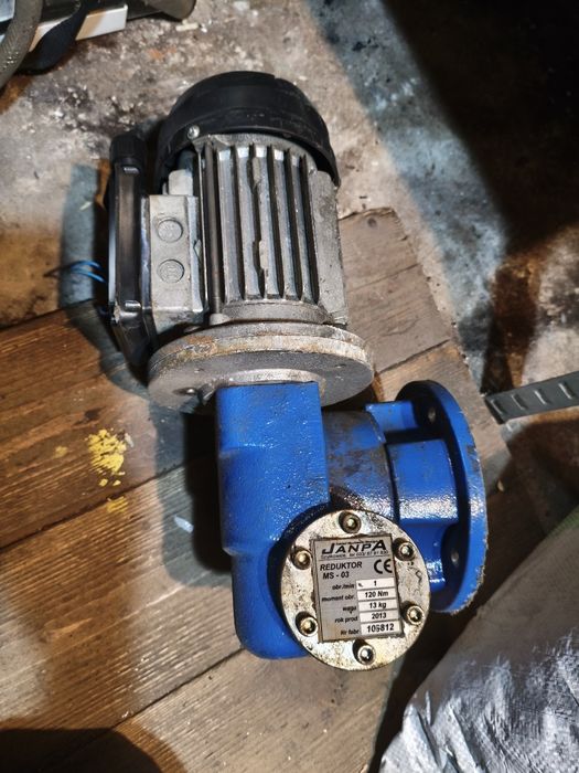 Silnik z reduktorem Janpa 2013 Sprawny