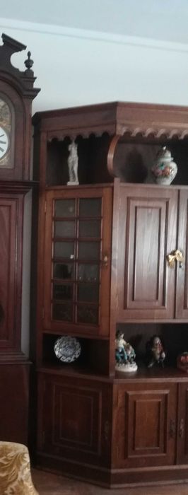 Mobília toda - Madeira maciça - Bom estado