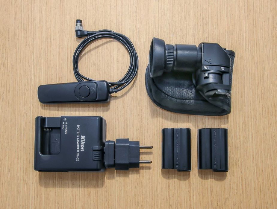 Câmera Nikon D800 + lente 85mm 1.8 + EXTRAS