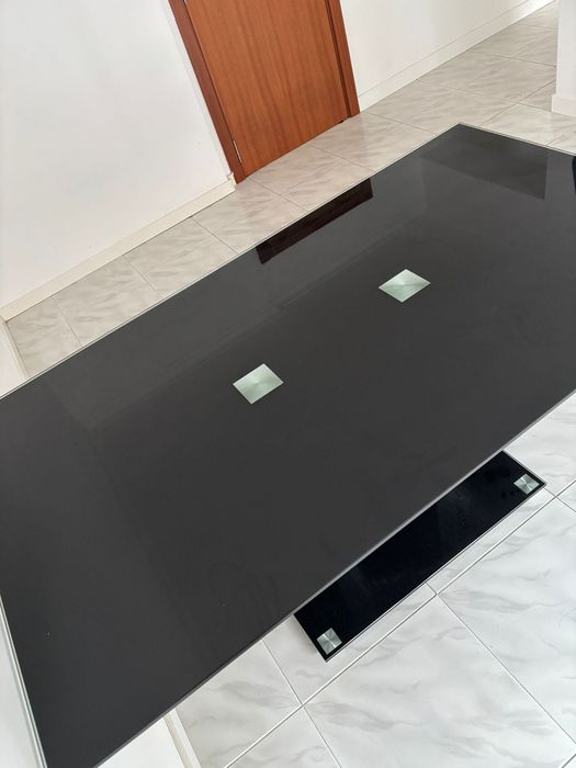 mesa de vidro preta (em bom estado)