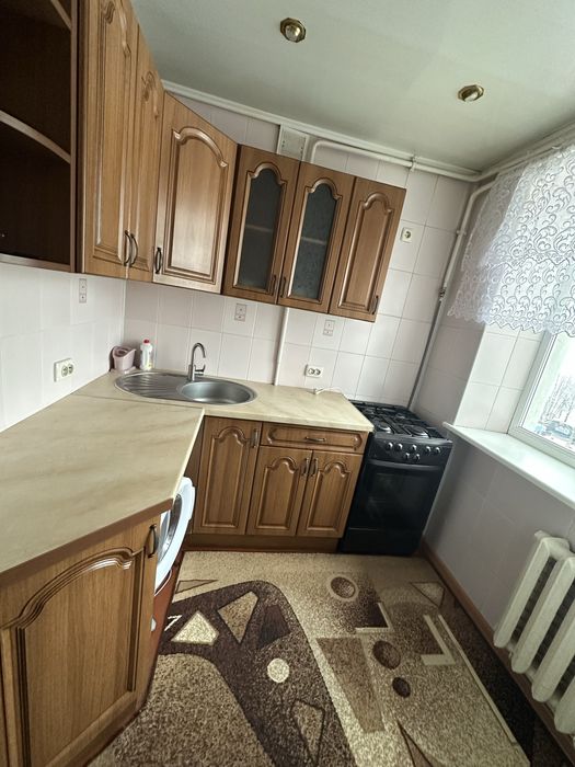 Алмазний 4- та поліклініка 3 окремі кімнати