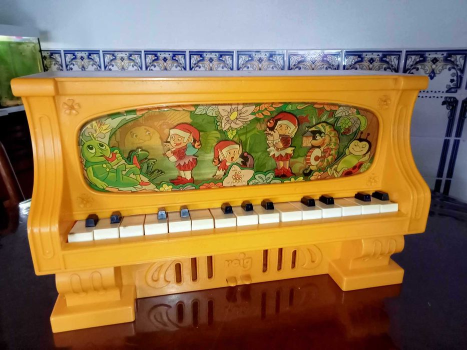 Piano infantil Reig