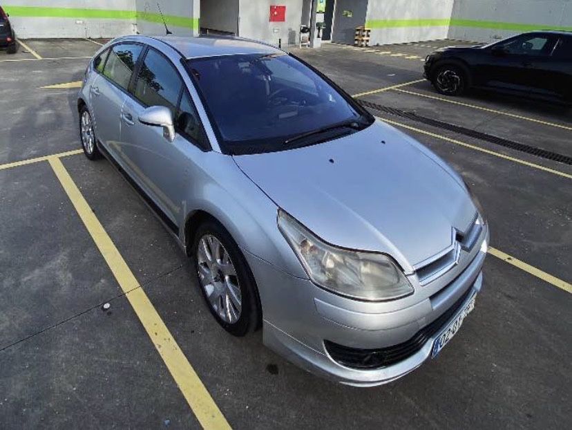 Vendo Citroën C4 1.6 HDI (Diesel), versão VTR,