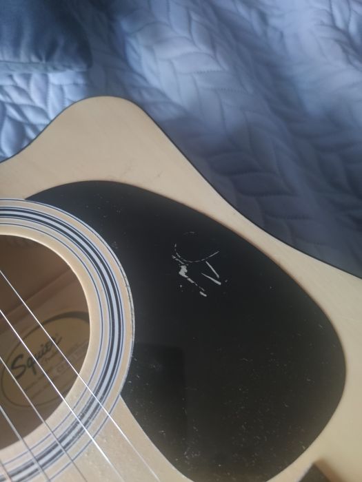 Guitarra Fender Squier SA-105CE (autografada pelo cantor Shawn Mendes)