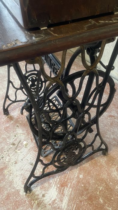 Швейна машинка Singer