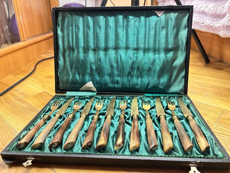 Набро антикварних  виделок  та ножів  Німеччина  1950 -1960