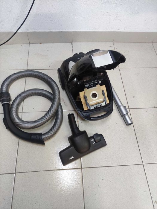 Aspirador de saco AEG VX4 - A
