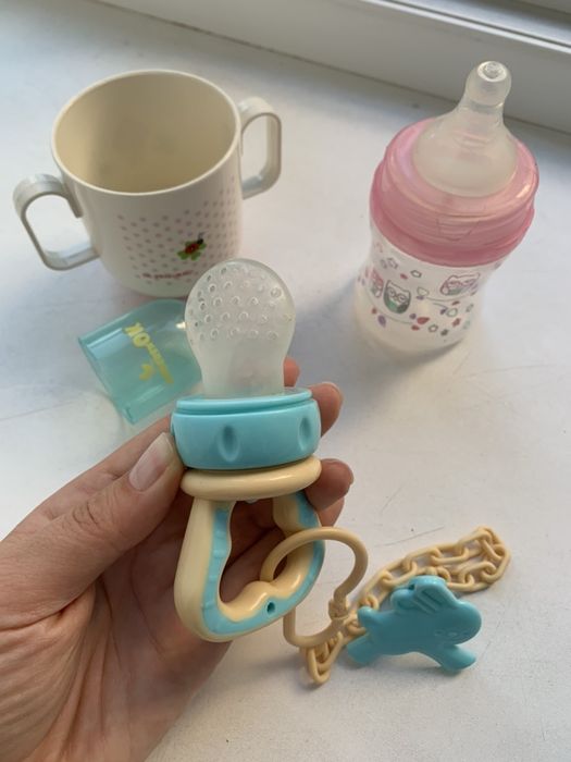 Детские пренадлежности (ниблер, бутылочка, чашка)