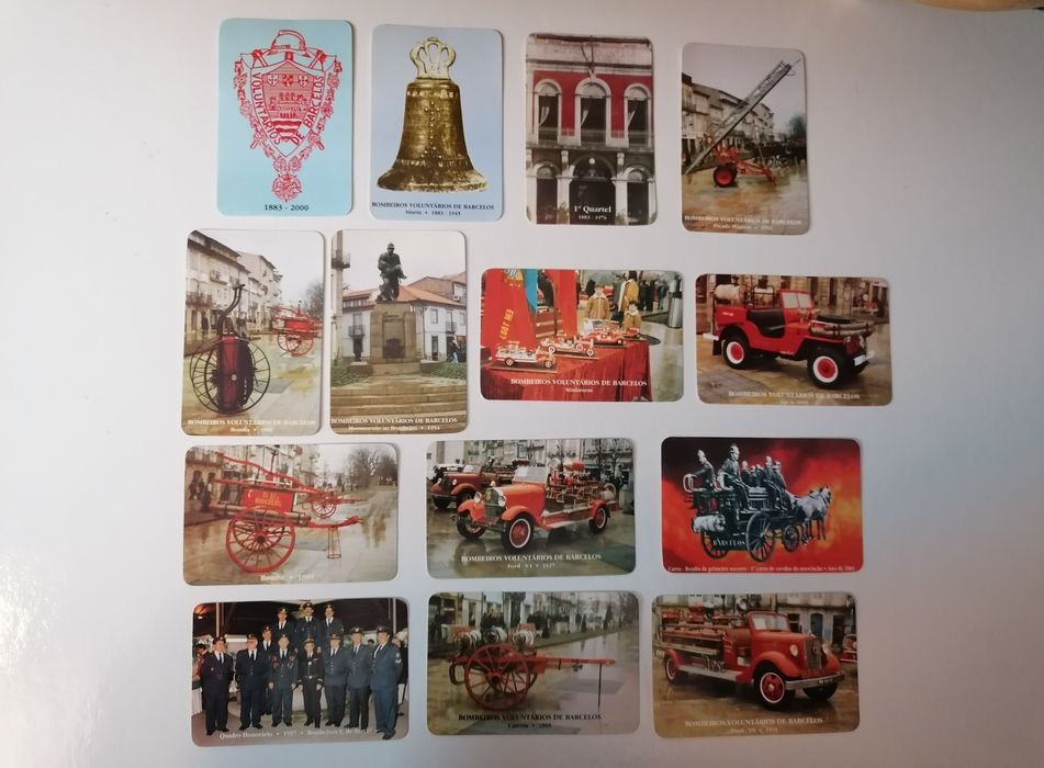 Conjunto de 14 calendários de 2001 dos Bombeiros Voluntários Barcelos