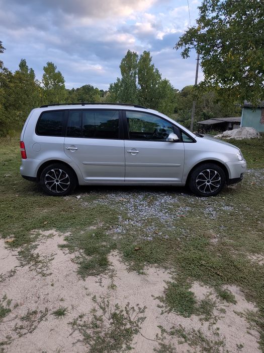 Продам Touran 1.6 FSI