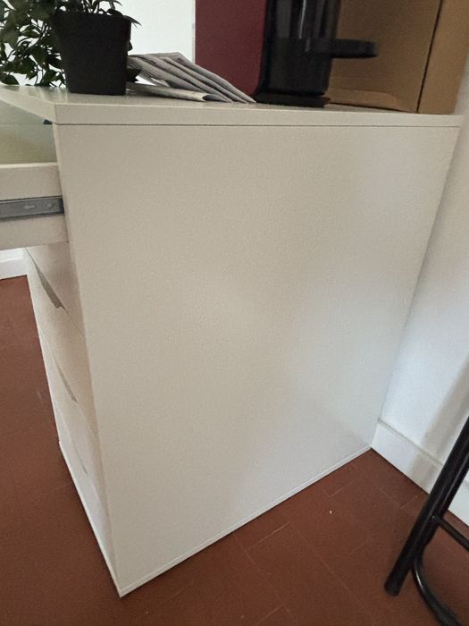 Pequeno movel Branco escritorio ou quarto