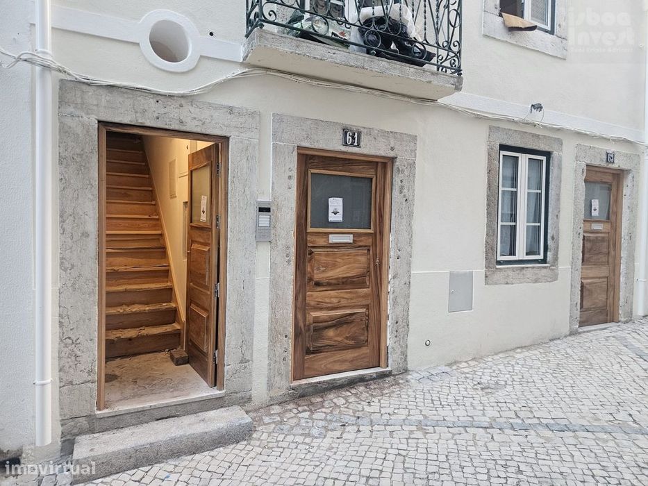 Vendo T2 para remodelação em predio totalmente remodelado