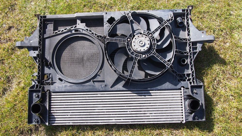 obudowa chłodnicy wody 2.5 dci master wentylator