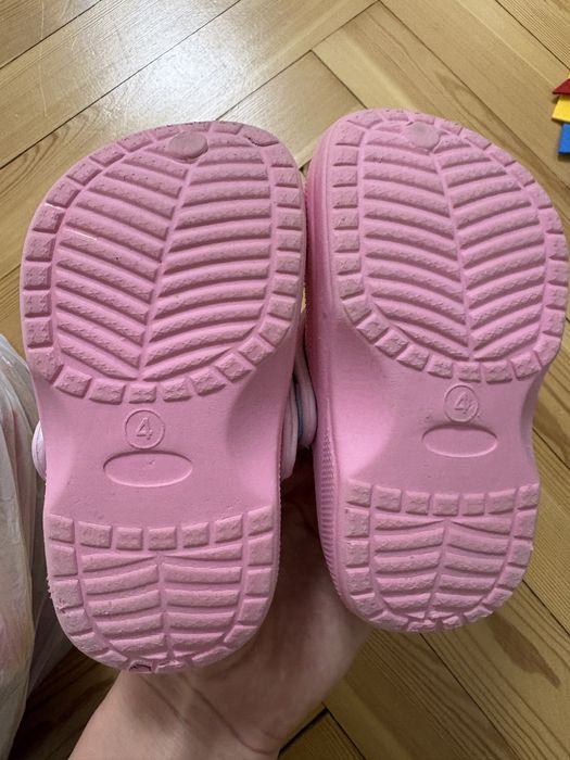 Крокси на дівчинку