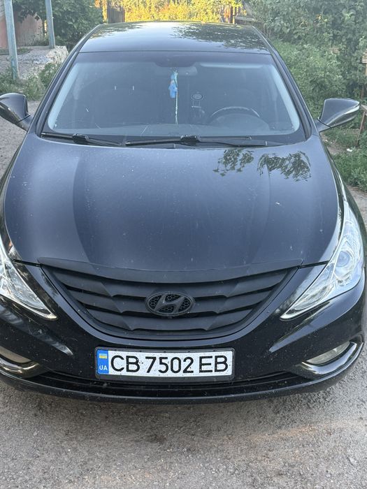 Hyundai sonta 2012 року звязуватись через whatsapp
