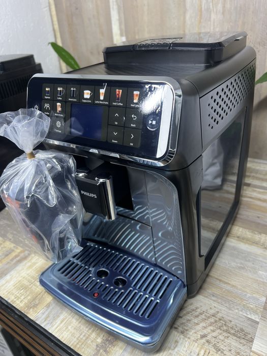 Кавомашина Philips LatteGo Series 5500 Series EP5547/90